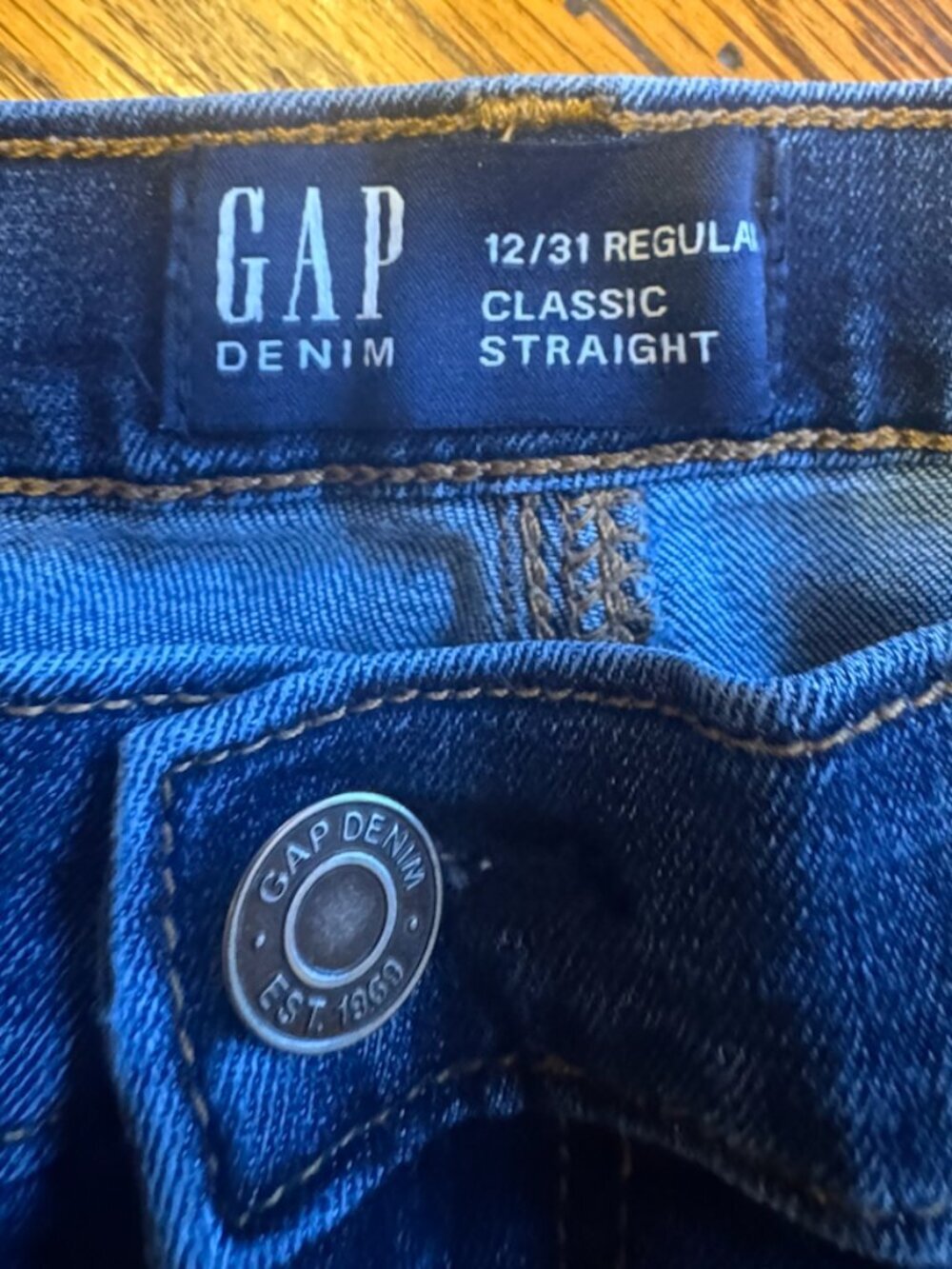 GAP Classic Straight jeans | 12/31 Reg | medium wash - (WJGP12) - Picture 5 of 7